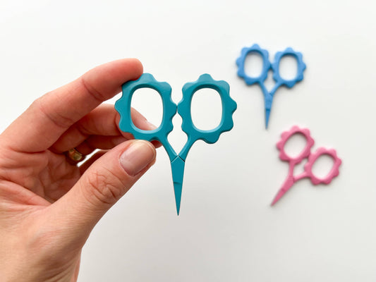 Small Embroidery Scissors: Lake