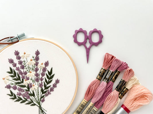 Small Flower scissors, tiny embroidery scissors: Lilac